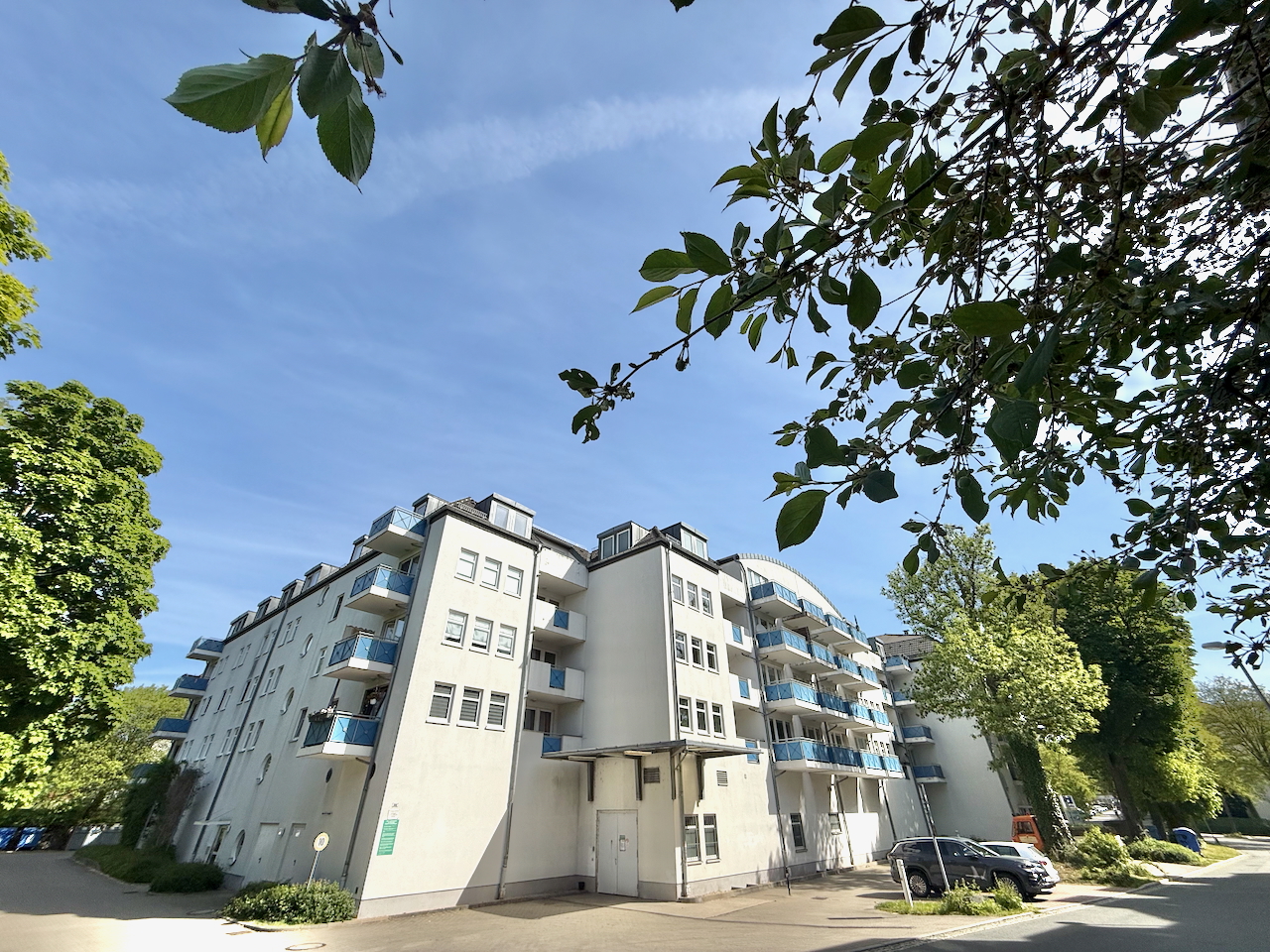 Großer Wohn- und Geschäftskomplex in der Altendorfer Straße in Chemnitz mit Tiefgarage und Innenhof, betreut durch Dr. Haus GmbH & Co. KG
